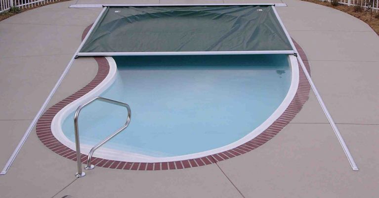 Foto clienti 1 - Copertura di Sicurezza per piscina Polartex<sup>®</sup> 4 SEASONS MIDDLETRACK automatica